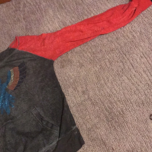 It’s size is M women’s. - Picture 3 of 7